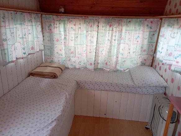 Caravanas Y Habitaciones Para Relajarse Sax Dış mekan fotoğraf