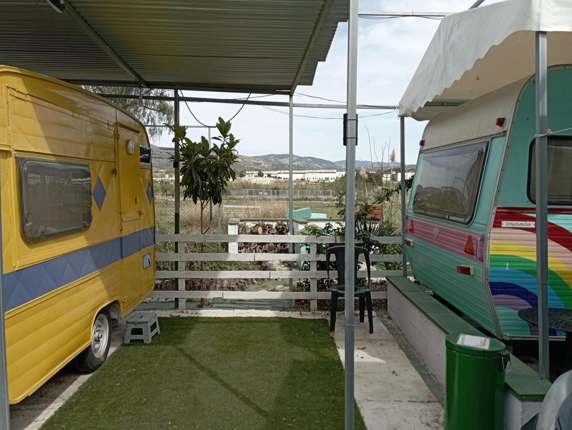 Caravanas Y Habitaciones Para Relajarse Sax Dış mekan fotoğraf