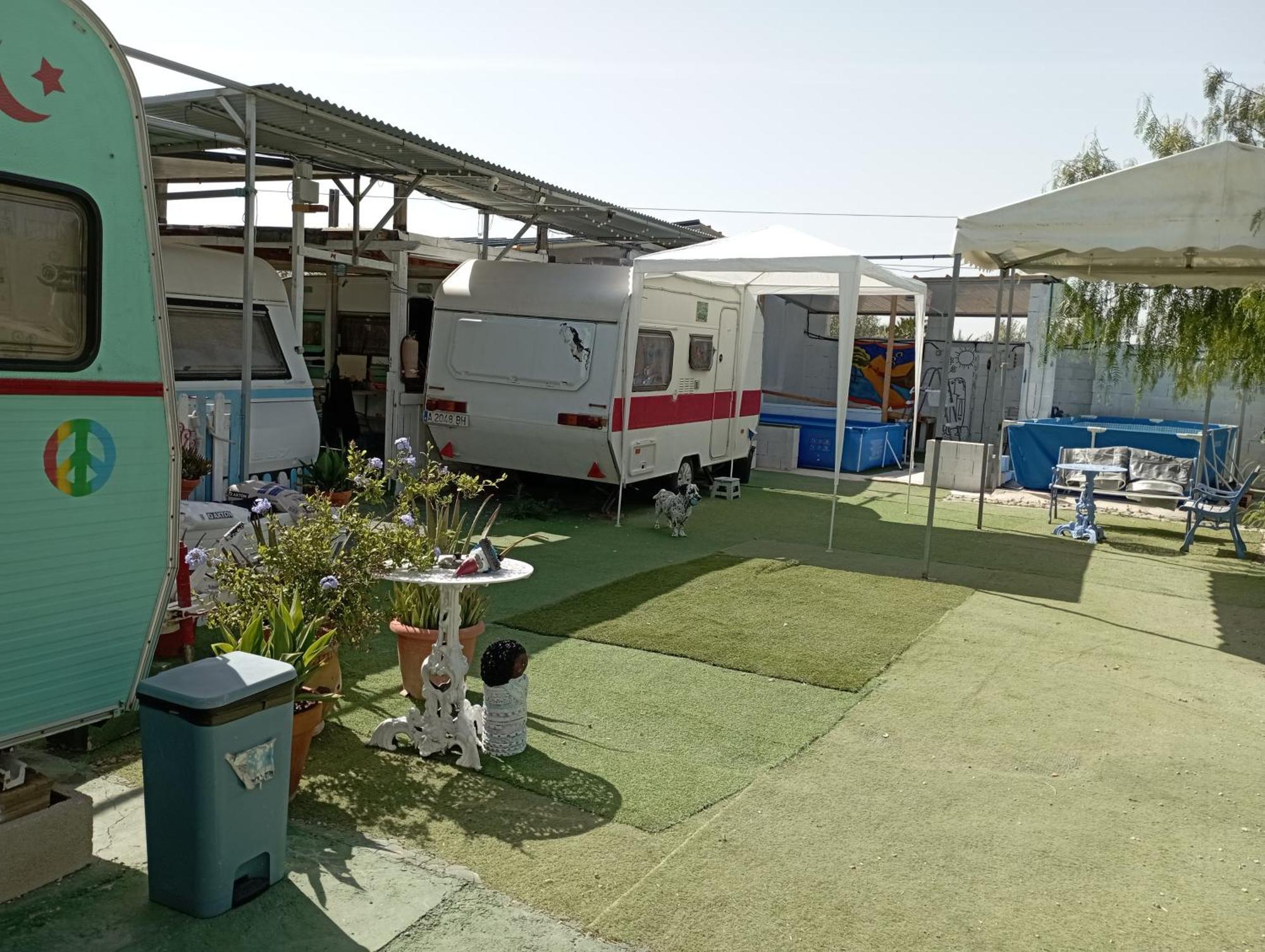 Caravanas Y Habitaciones Para Relajarse Sax Dış mekan fotoğraf